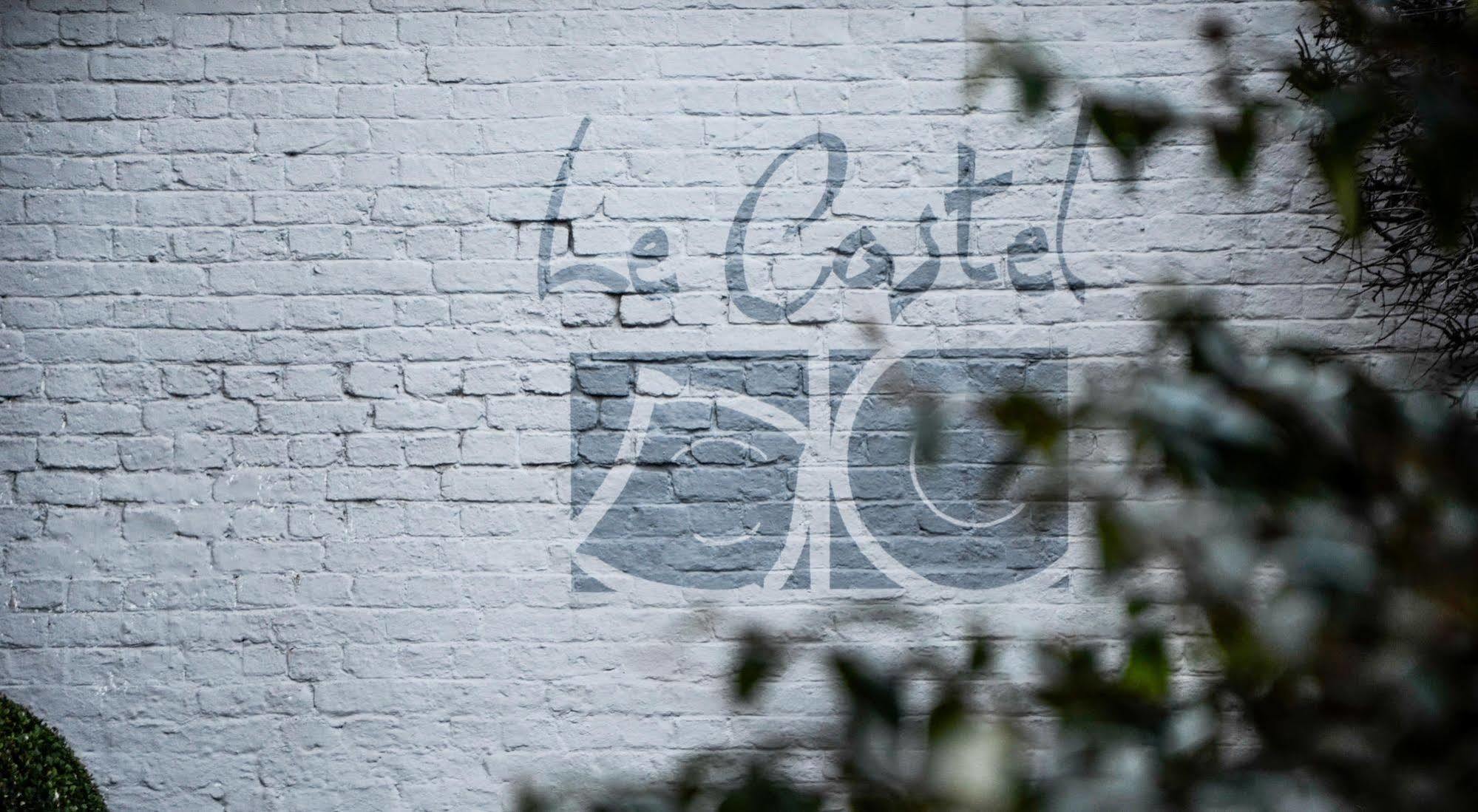 Отель Le Castel Fosses-La-Ville Экстерьер фото